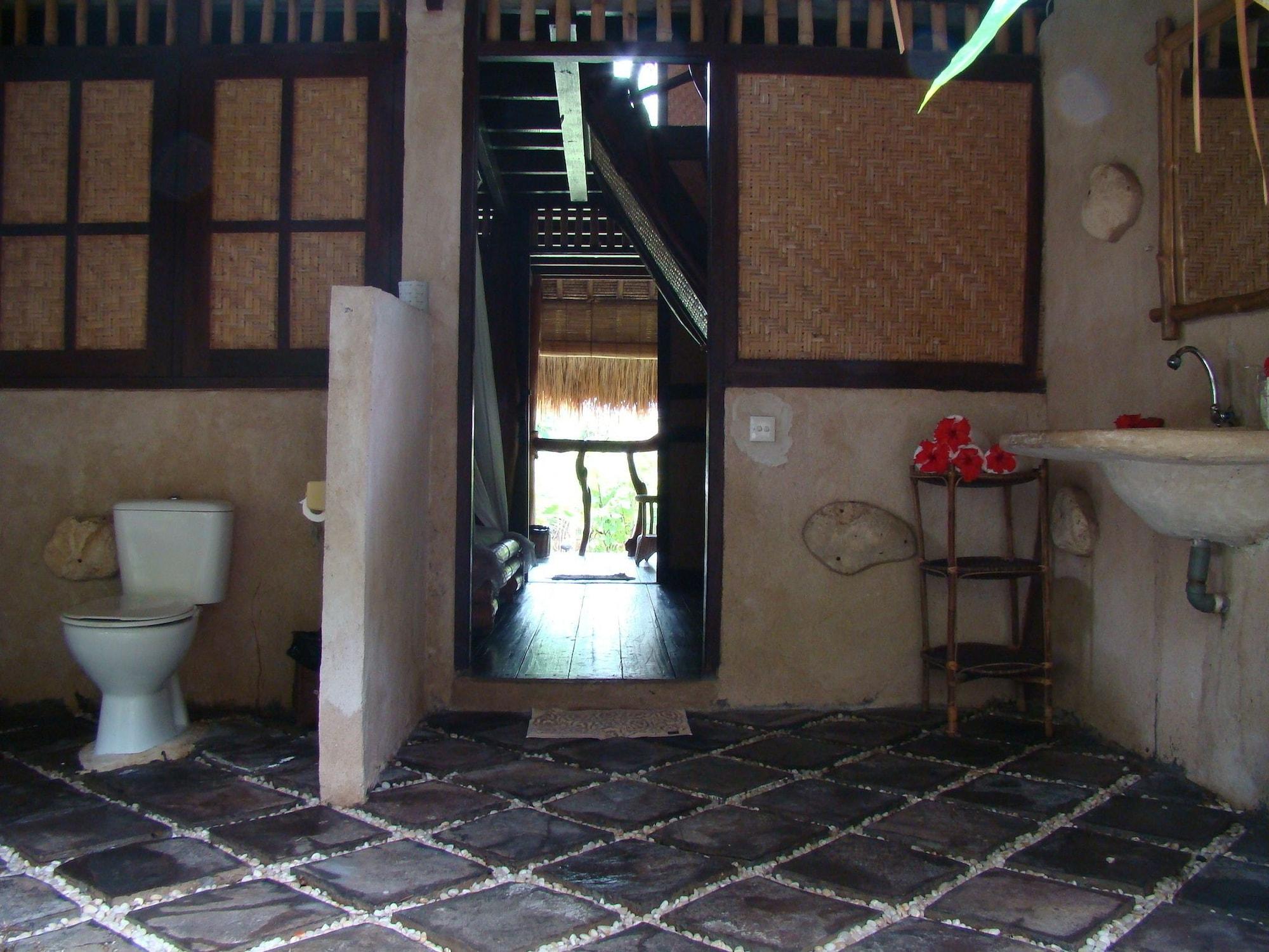 Flower Bud Bungalow Pecatu Exterior foto