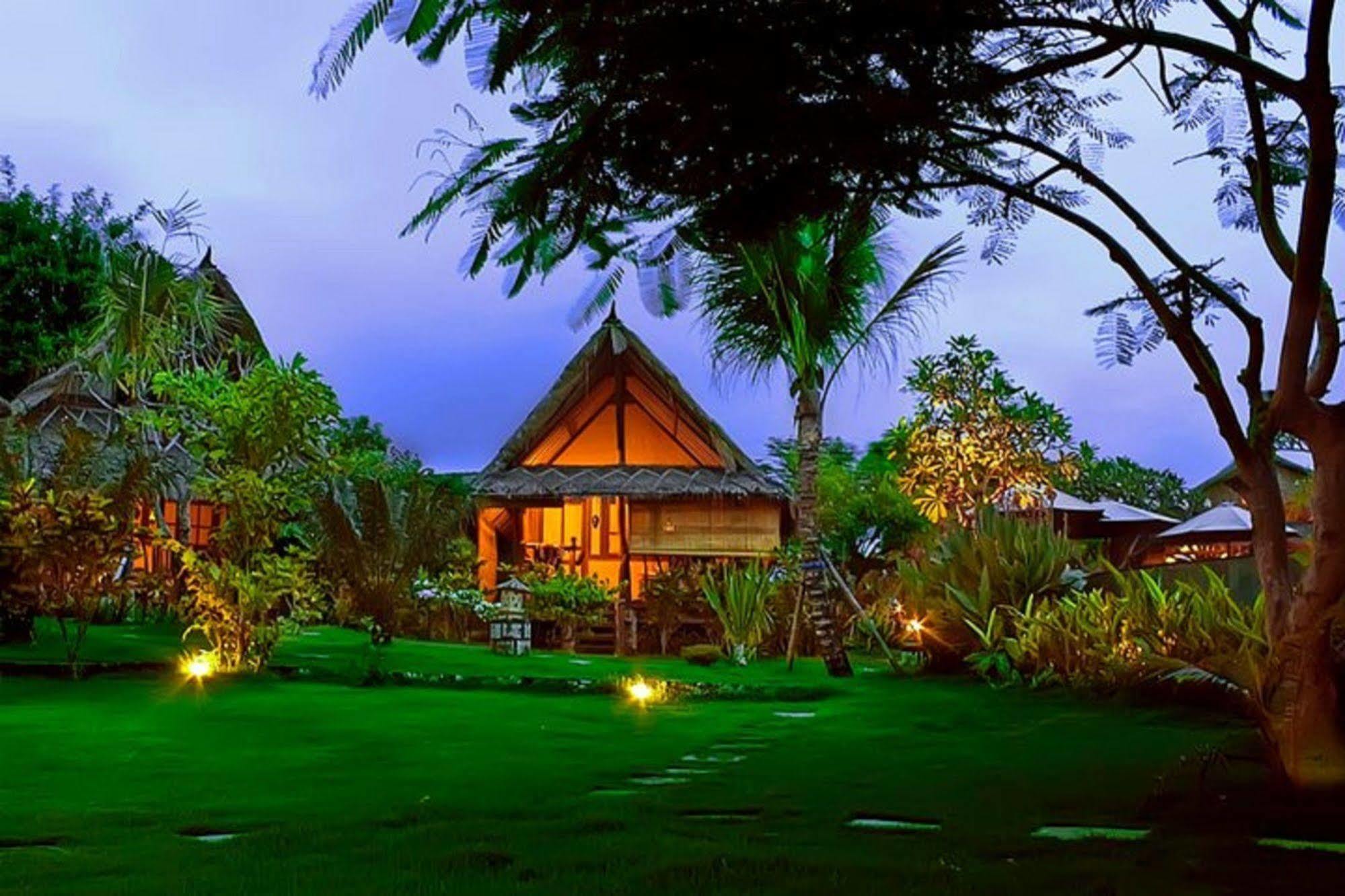 Flower Bud Bungalow Pecatu Exterior foto